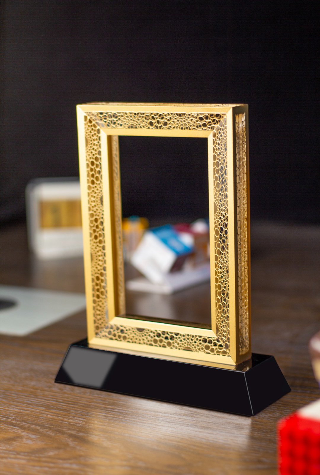 Custom Dubai Frame Award