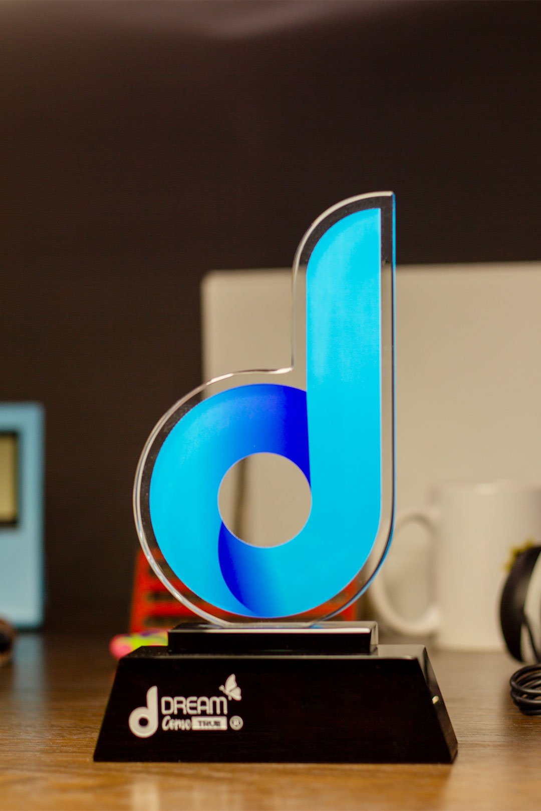 Custom Dream Award with black base