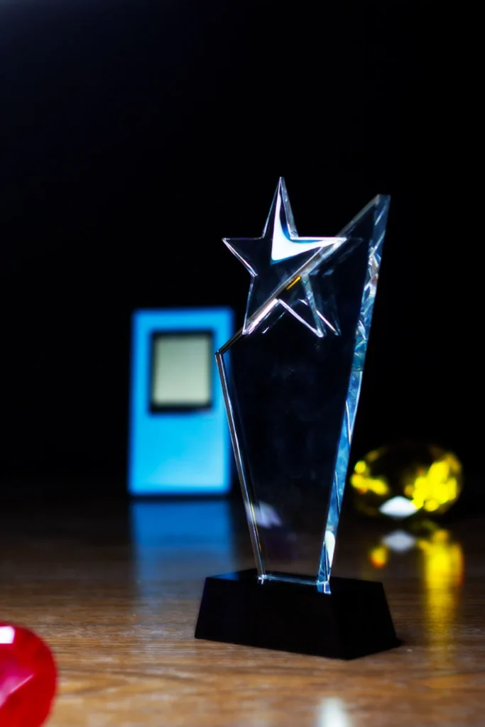 IJC00056 Vanguard Star Obelisk Crystal Trophy