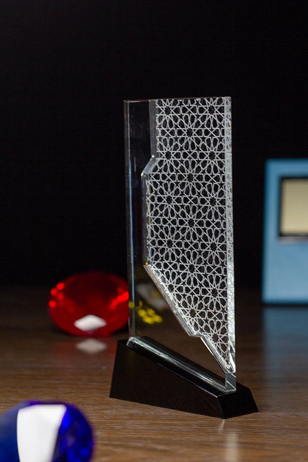 Vertical Crystal Award with Geometric Star Pattern Etching
