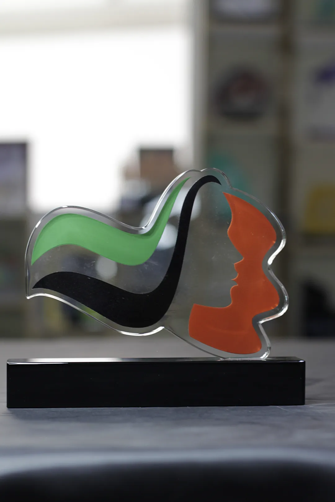 Custom Emirati Profile Crystal Award with Vibrant Infill