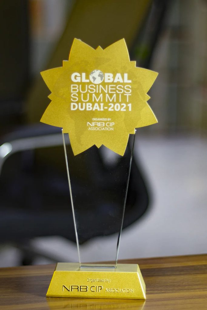 IJC00091 Global Summit Star Gold Crystal Trophy web