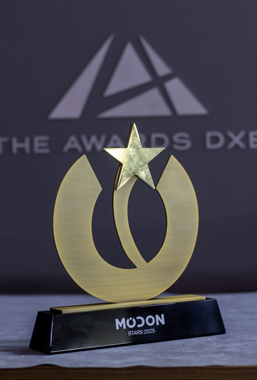 Gold Crescent Loop Star Metal Award